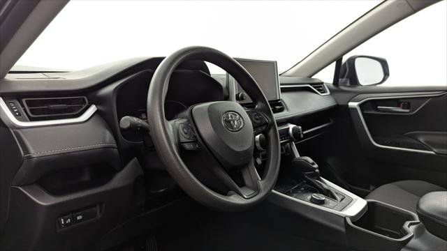 Used 2025 Toyota RAV4 XLE AWD/4WD image 22