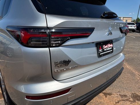 New 2026 Mitsubishi Outlander ES FWD image 45