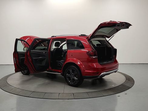 Used 2019 Dodge Journey Crossroad FWD image 12