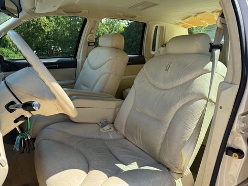 Used 1996 Lincoln Town Car Cartier image 12