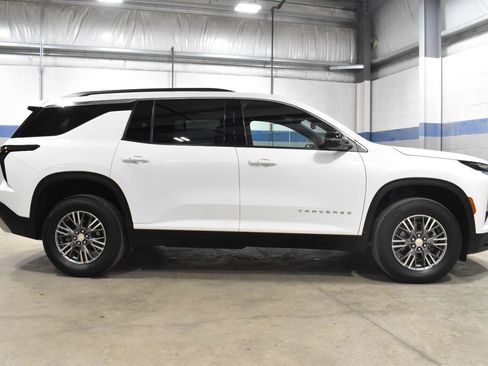 Used 2025 Chevrolet Traverse LT w/ LPO, Floor Liner Package AWD/4WD image 26