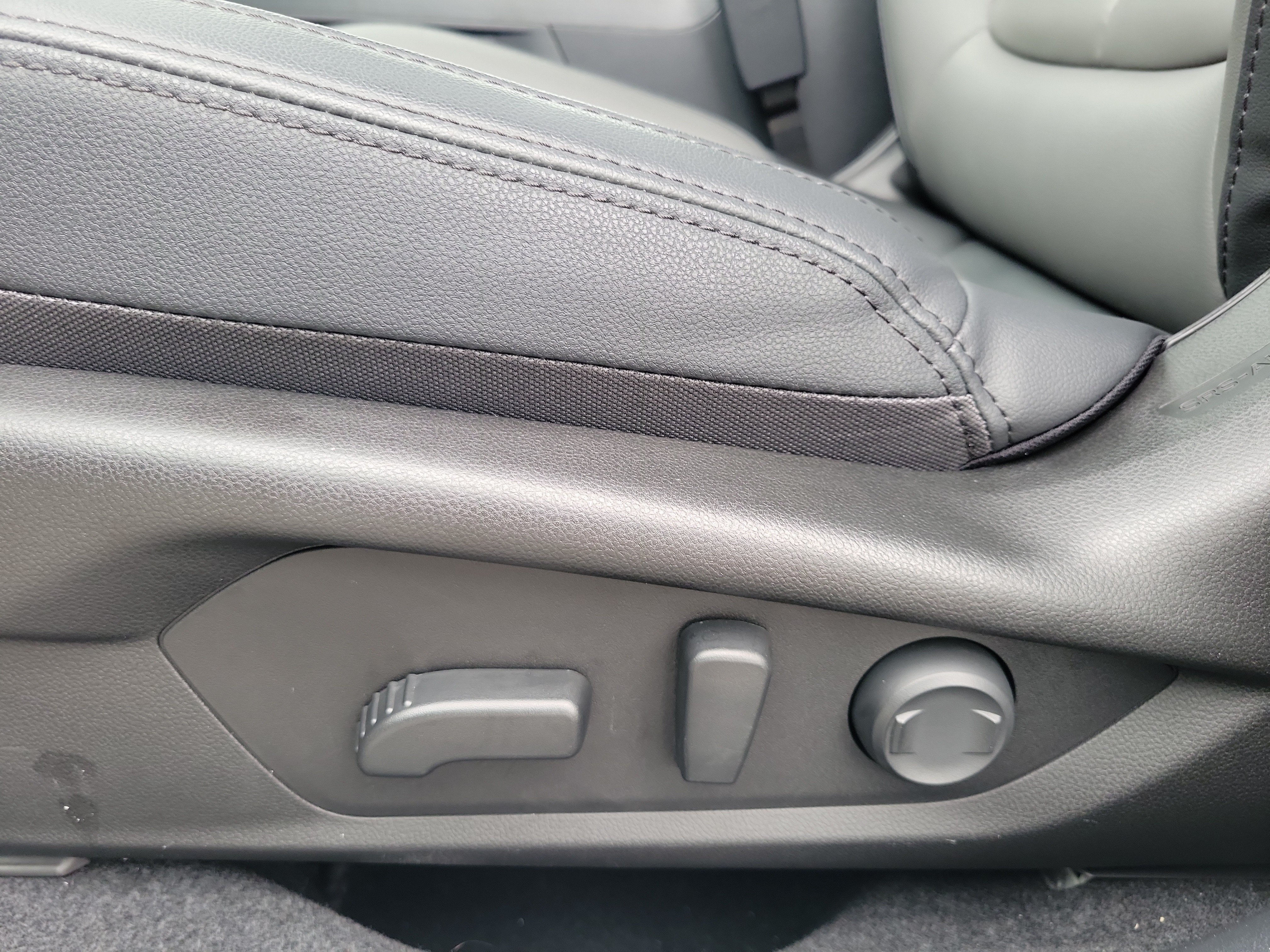Certified 2026 Subaru Outback Premium AWD/4WD image 19