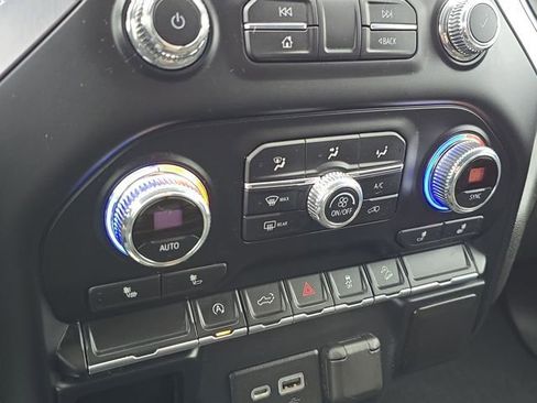 Certified 2020 GMC Sierra 1500 Elevation w/ Elevation Value Package image 18