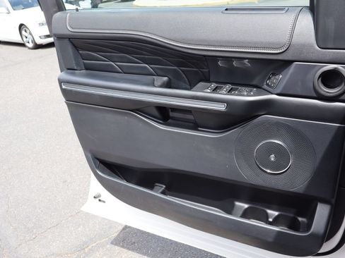 Used 2019 Ford Expedition Platinum AWD/4WD image 9