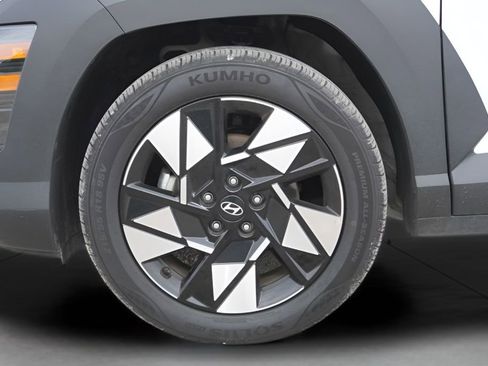 Used 2025 Hyundai Kona SEL FWD image 31