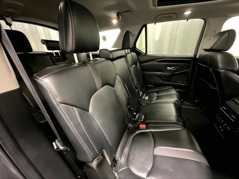 Used 2023 Honda Pilot Touring image 16