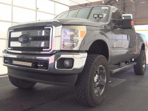 Used 2016 Ford F250 XLT w/ XLT Premium Package AWD/4WD image 1