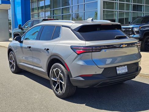 New 2026 Chevrolet Equinox EV LT AWD/4WD image 3