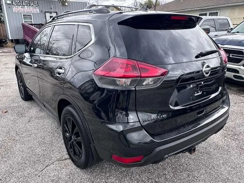 Used 2018 Nissan Rogue SV w/ Premium Package FWD image 5