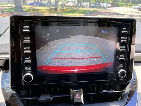 Used 2020 Toyota Corolla LE FWD image 13