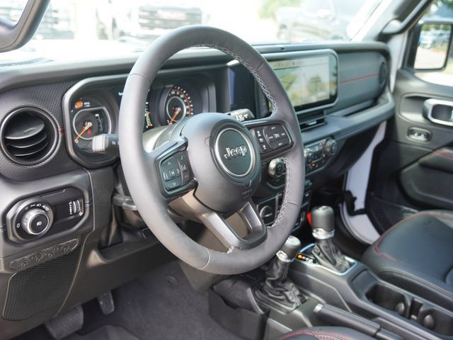 Used 2026 Jeep Wrangler Unlimited Rubicon AWD/4WD image 14