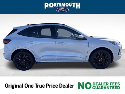 New 2025 Ford Escape ST-Line Elite w/ Equipment Group 501A image 6