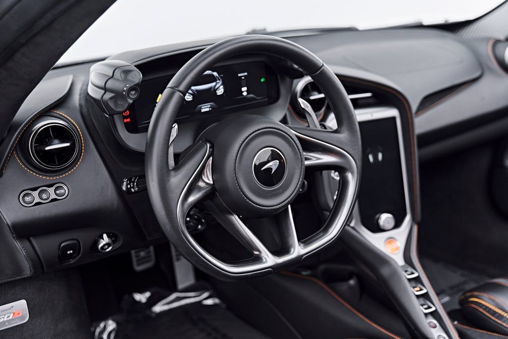 Used 2025 McLaren 750S Spider RWD image 46