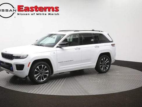 Used 2023 Jeep Grand Cherokee Overland w/ Advanced Protech Group III AWD/4WD image 61