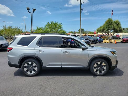 New 2026 Honda Pilot Touring image 5
