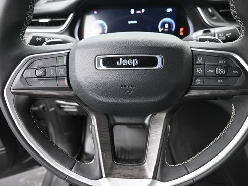 Used 2024 Jeep Grand Cherokee L Limited w/ Black Appearance Package AWD/4WD image 20