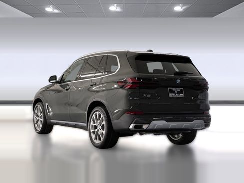 Used 2026 BMW X5 sDrive40i w/ Premium Package image 3