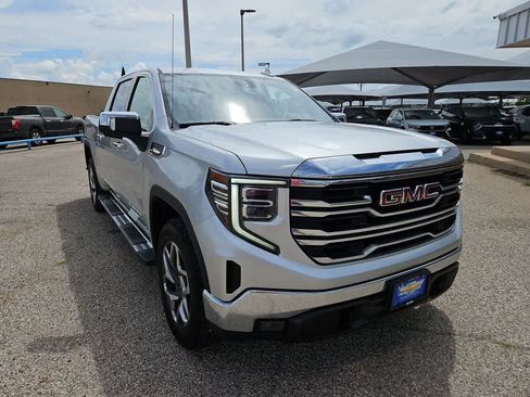 Used 2022 GMC Sierra 1500 SLT AWD/4WD image 2