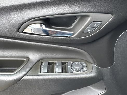Used 2023 Chevrolet Equinox LT FWD image 28