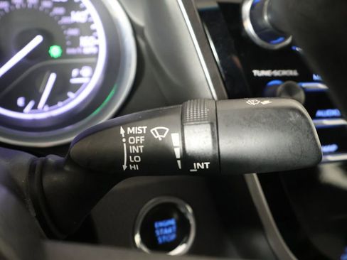 Used 2020 Toyota Camry LE w/ Convenience Package FWD image 38