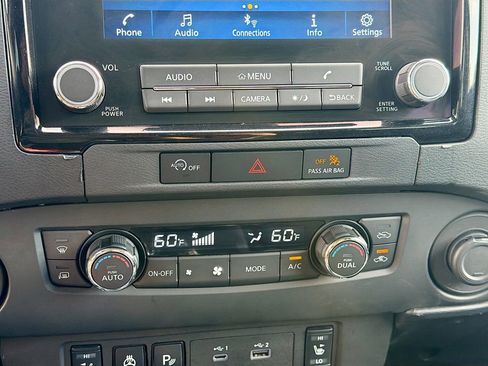 Used 2024 Nissan Frontier SV w/ SV Convenience Package RWD image 15