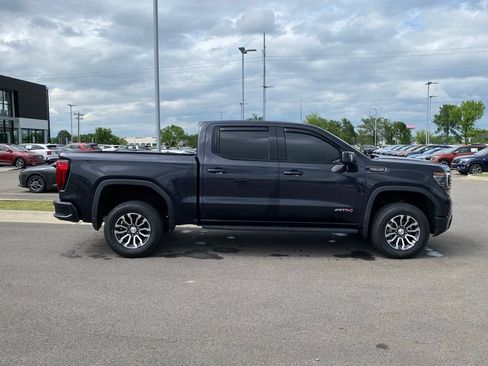Used 2022 GMC Sierra 1500 AT4 w/ AT4 Premium Package AWD/4WD image 9