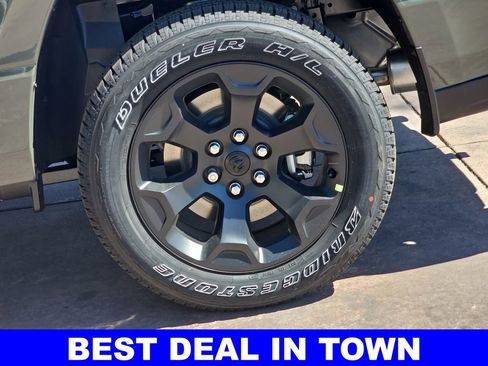 New 2026 RAM 1500 Express AWD/4WD image 36