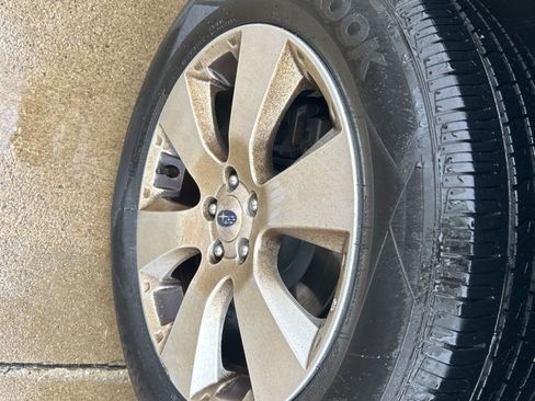 Used 2012 Subaru Outback 2.5i Limited image 10