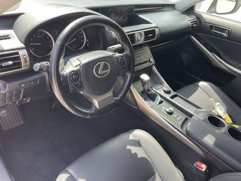 Used 2015 Lexus IS 250 RWD image 3