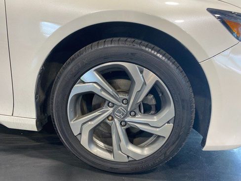 Used 2019 Honda Accord EX image 9