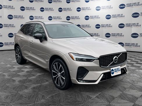 Certified 2023 Volvo XC60 B5 Plus w/ Climate Package image 7