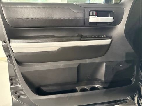 Used 2018 Toyota Tundra Limited w/ Limited Premium Package AWD/4WD image 16