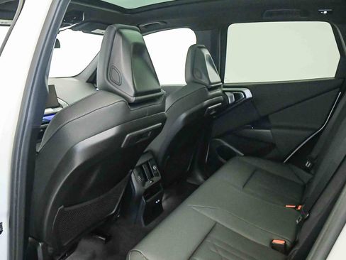 Used 2026 BMW X3 xDrive30 w/ Premium Package image 21