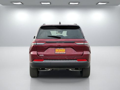 New 2026 Jeep Grand Cherokee Altitude image 5