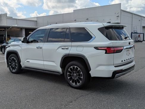 Used 2024 Toyota Sequoia Limited w/ Tow Technology Package AWD/4WD image 5