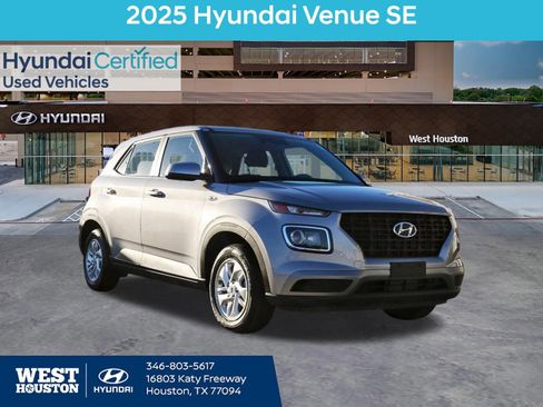 Certified 2025 Hyundai Venue SE image 1