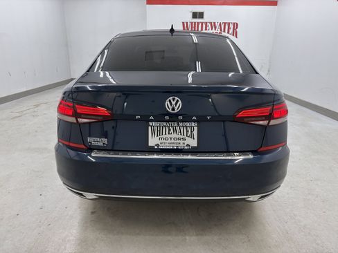 Used 2021 Volkswagen Passat 2.0T SE FWD image 3