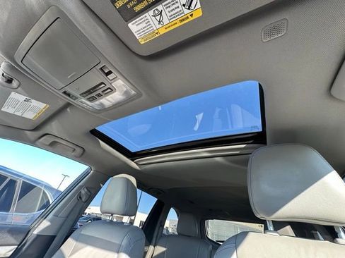 Used 2019 Toyota Highlander XLE image 23