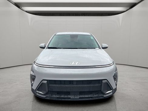Certified 2024 Hyundai Kona SE FWD image 8