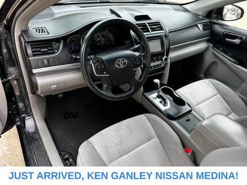 Used 2014 Toyota Camry LE FWD image 9