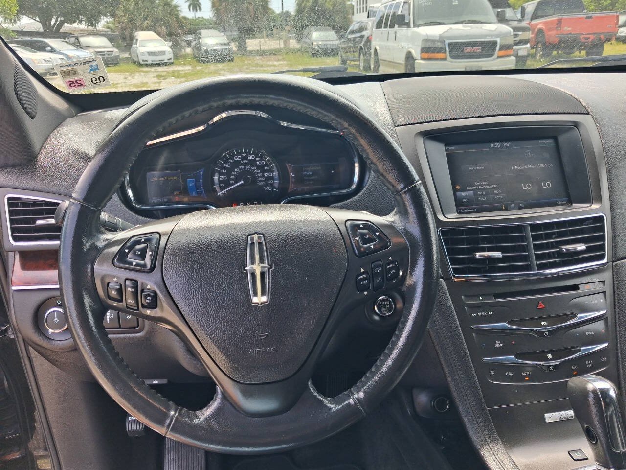 Used 2013 Lincoln MKT AWD image 12