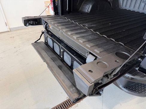 Used 2025 GMC Sierra 1500 AT4 w/ Technology Package image 8