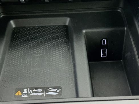 Used 2025 GMC Acadia Elevation image 26