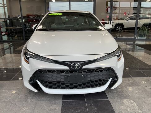 Used 2021 Toyota Corolla SE w/ SE Preferred Package image 2