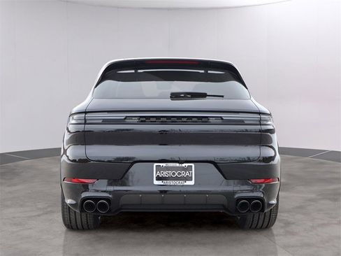 New 2026 Porsche Cayenne GTS image 7