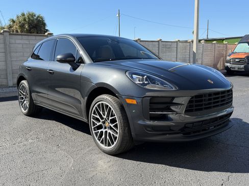 Certified 2020 Porsche Macan image 8