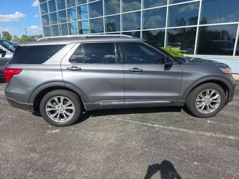 Used 2021 Ford Explorer Limited w/ Class III Trailer Tow Package AWD/4WD image 2