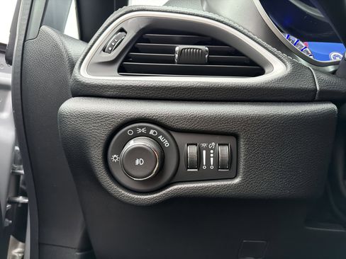 New 2026 Chrysler Pacifica Select image 15