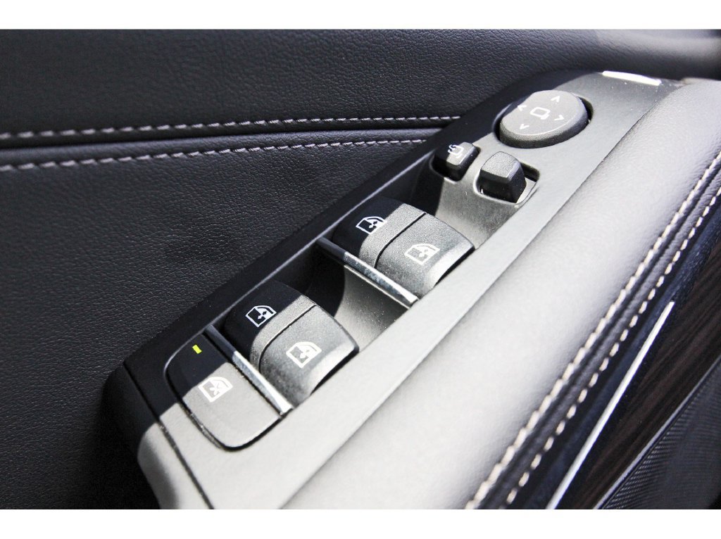 Used 2025 BMW X5 sDrive40i w/ Parking Assistance Package RWD image 24