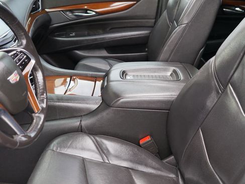 Used 2020 Cadillac Escalade Luxury RWD image 23